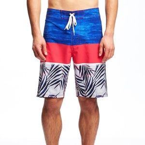 Old Navy Built-In Flex Printed Board Shorts (10'''